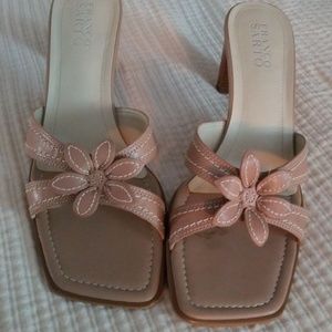 Nearly new Franco Sarto flirty and ladies sandal.